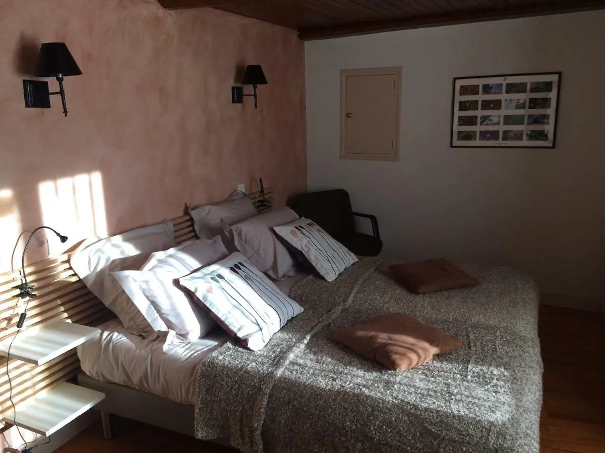 La Maison de Valentine Jarjayes 0*,  France